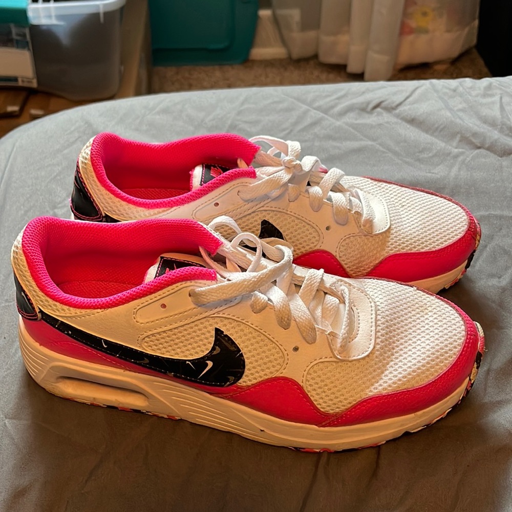 Women’s Nike shoes